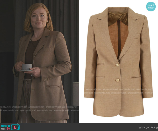 Hereu Calella Bag worn by Shiv Roy (Sarah Snook) as seen in Succession  (S04E01)
