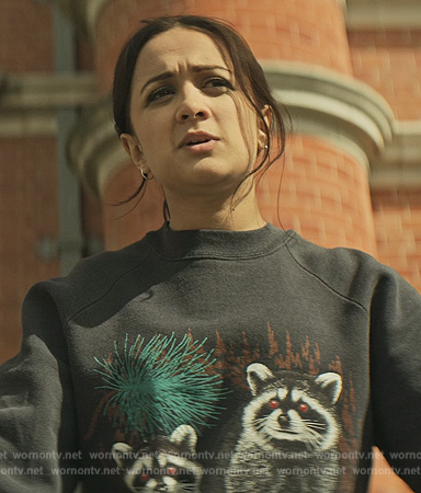 Nadia's racoon graphic sweatshirt on You