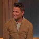 Nate Berkus’s beige suede jacket on The Drew Barrymore Show