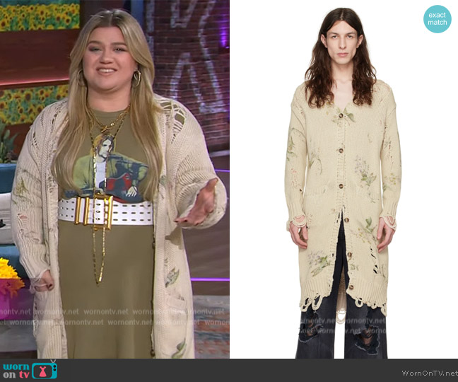 R13 Floral Distressed Oversized Knit Sweater worn by Kelly Clarkson on The Kelly Clarkson Show