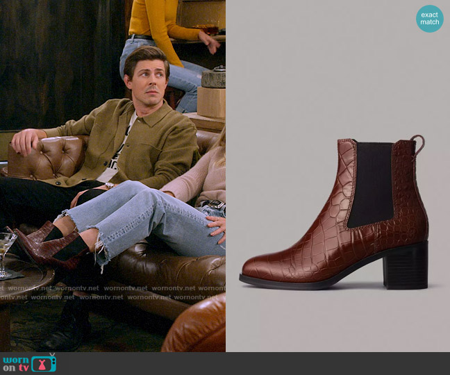 Rag and Bone Hazel Boot in Embossed Leather worn by Sophie (Hilary Duff) on How I Met Your Father