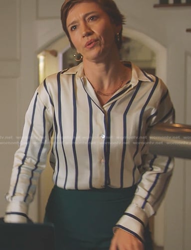 Receptionist's white striped blouse on 9-1-1