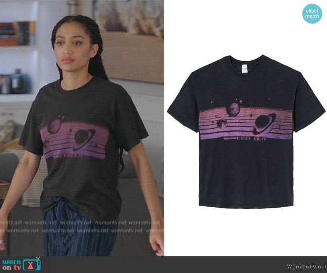 Re/Done 90s Easy Spaced Out Tee worn by Olivia Baker (Samantha Logan) on All American