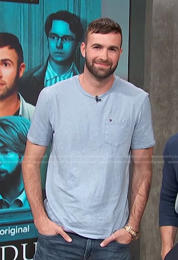 Ronald Gladden’s blue tee on Access Hollywood