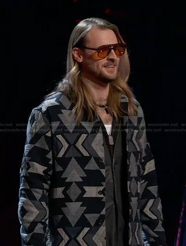 Ross Clayton’s grey geometric shirt on The Voice