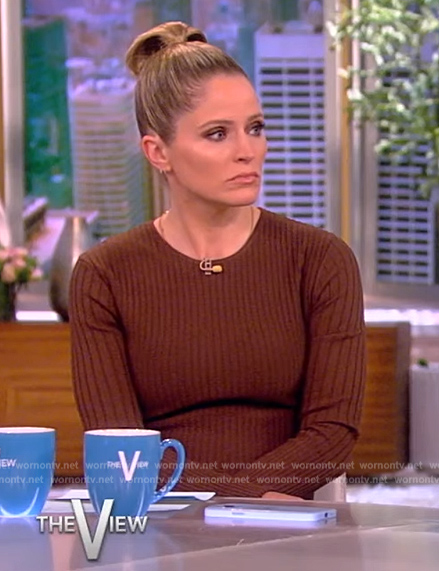 Sara’s brown ribbed dress on The View