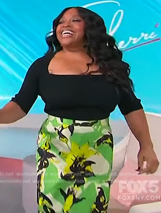 WornOnTV: Sherri’s green floral print skirt on Sherri | Sherri Shepherd ...