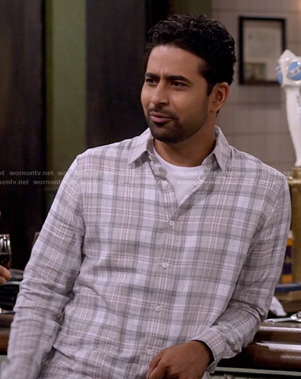 Sid’s grey plaid shirt on How I Met Your Father