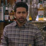 Sid’s grey checked shirt on How I Met Your Father