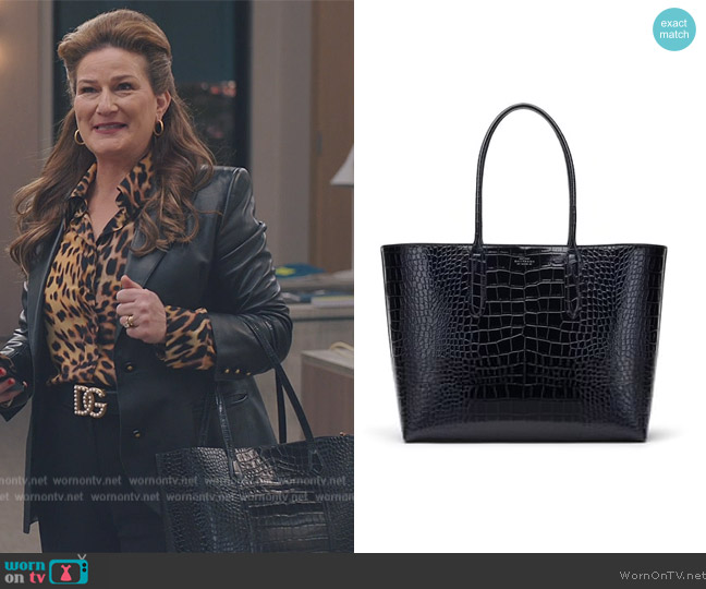 Smythson East West Tote Bag in Mara worn by Katherine Hastings (Ana Gasteyer) on American Auto