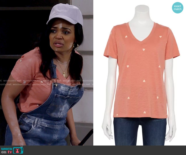 Sonoma Goods For Life Everyday V-Neck Tee in Coral Heart worn by Randi (Kyla Pratt) on Call Me Kat