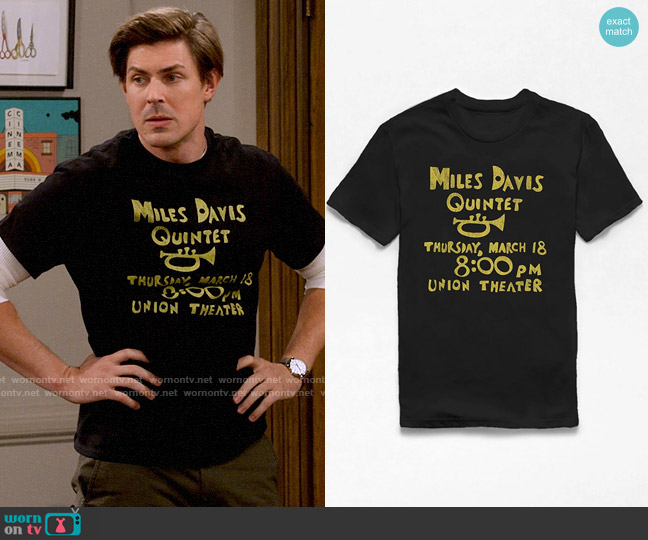 TSC Miles Davis Quintet T-Shirt worn by Jesse (Christopher Lowell) on How I Met Your Father