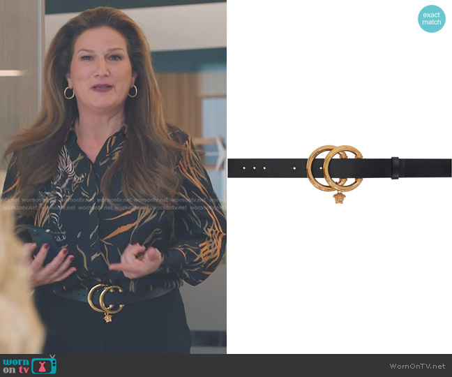 Versace double O-Ring Leather Belt worn by Katherine Hastings (Ana Gasteyer) on American Auto
