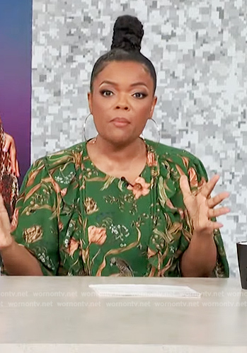 Yvette Nicole Brown's green floral top on Access Hollywood