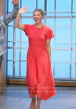 Amanda’s coral midi dress on The Talk