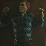 Archie’s blue plaid shirt on Riverdale