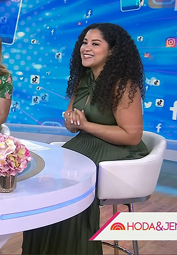 Arianna Davis’s green keyhole pleated dress on Today