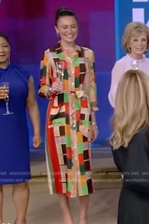 Aubrey Paige’s geometric print shirtdress on Live with Kelly and Ryan