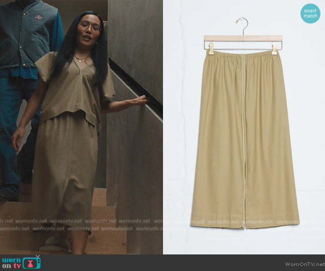 WornOnTV: Amy’s khaki v-neck top and skirt on Beef | Ali Wong | Clothes ...