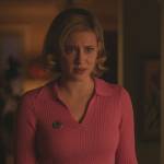 Betty’s pink ribbed polo sweater on Riverdale