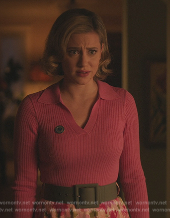 Betty's pink ribbed polo sweater on Riverdale