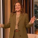 Drew’s green blazer and printed blouse on The Drew Barrymore Show