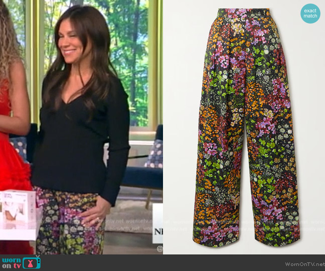 Dries Van Noten Pleated floral-print twill wide-leg pants worn by Gretta Monohan on The View