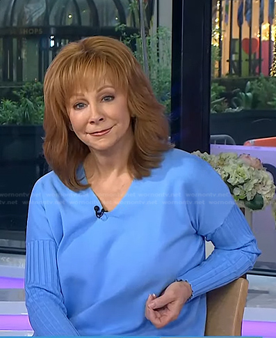 Reba McEntire’s blue ribbed sleeve sweater on Today