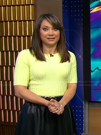 Ginger’s yellow ribbed top on Good Morning America