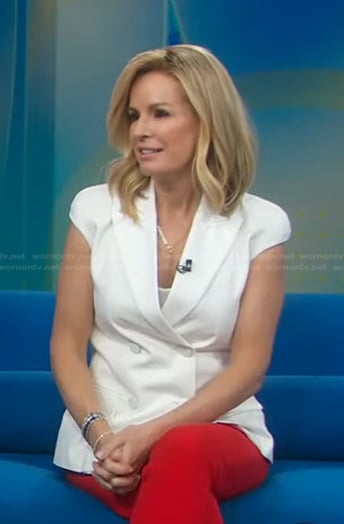 Jennifer’s white cap sleeve blazer on Good Morning America