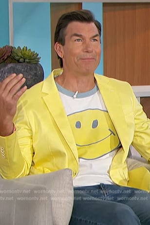 Jerry's white smiley face graphic tee on The Talk