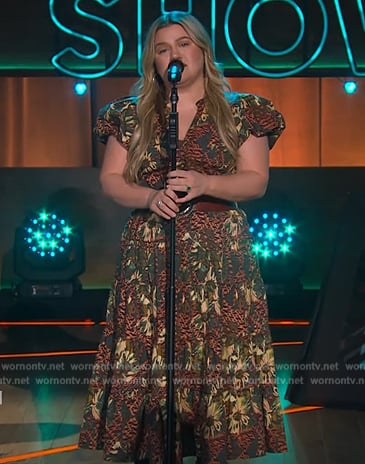 Kelly’s floral midi dress on The Kelly Clarkson Show