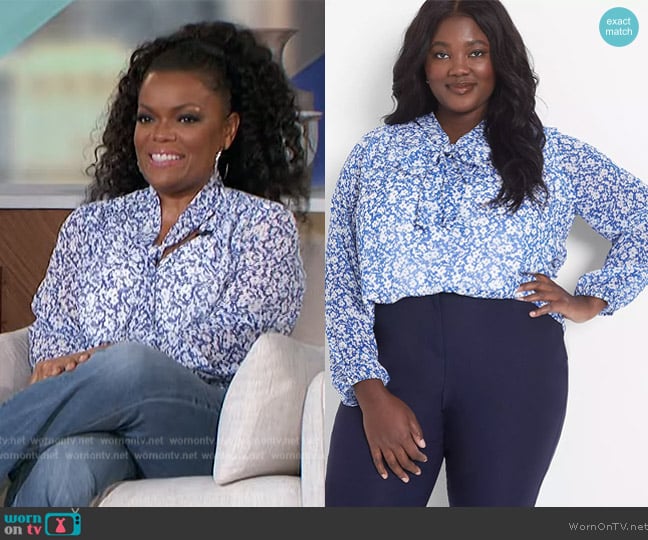 Lane Bryant Classic Tie-Neck Popover Blouse worn by Yvette Nicole Brown on The Talk