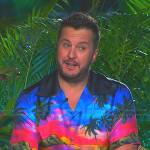 Luke Bryan’s Hawaiian print shirt on American Idol