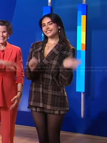 Madison Beer’s brown plaid blazer on Good Morning America