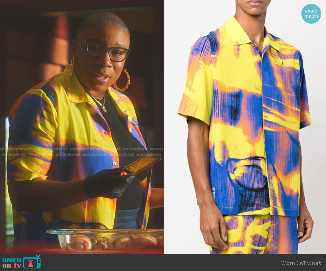 MCQ Abstract-Pattern Short-Sleeve Shirt worn by Henrietta Wilson (Aisha Hinds) on 9-1-1