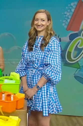 Mélanie Berliet's blue geometric print dress on Good Morning America