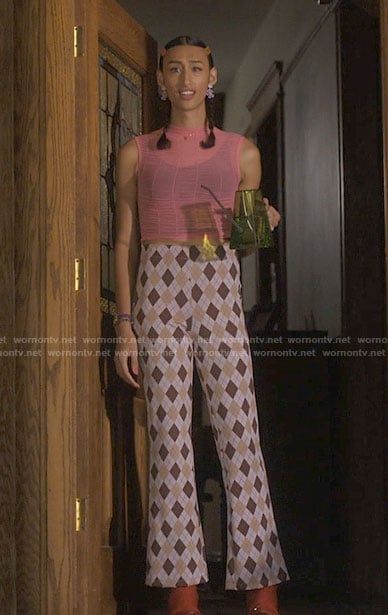 Mindy's pink mesh top and argyle pants on Single Drunk Female