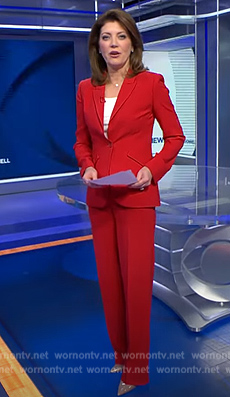 Norah’s red suit on CBS Evening News