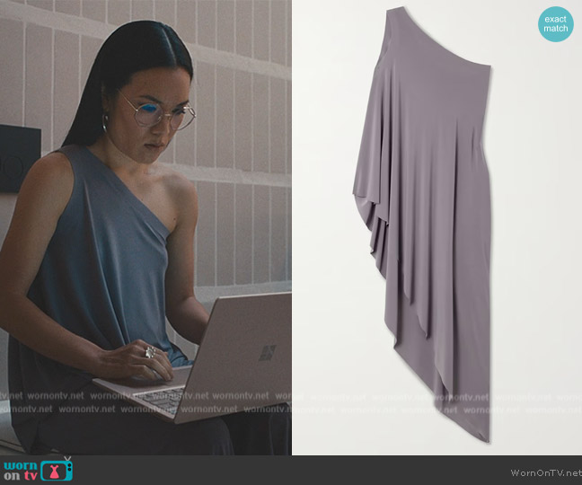 Norma Kamali One-shoulder asymmetric stretch-jersey tunic worn by Amy Lau (Ali Wong) on Beef