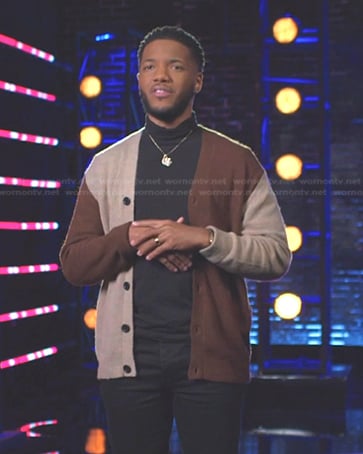 Ray Uriel’s brown colorblock cardigan on The Voice