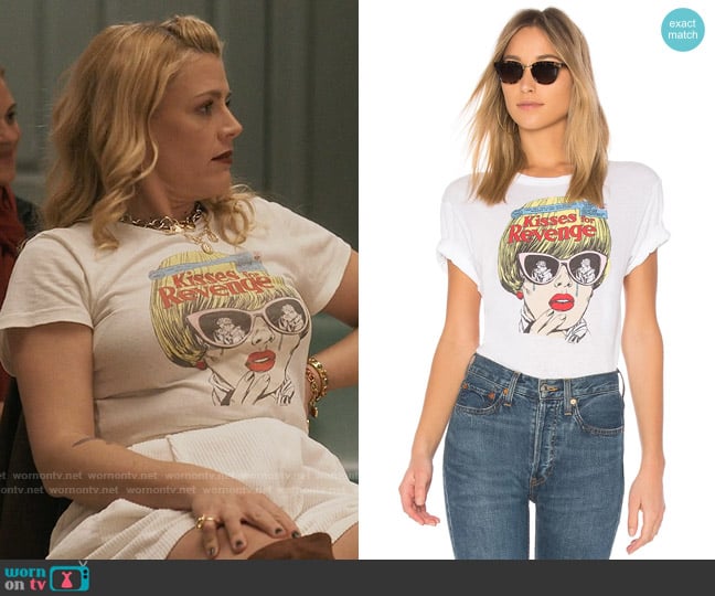 Re/Done Originals Kisses for Revenge Tee worn by Darby (Busy Philipps) on Single Drunk Female