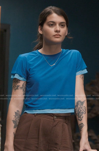 Sam's blue layered t-shirt and brown pants on Single Drunk Female