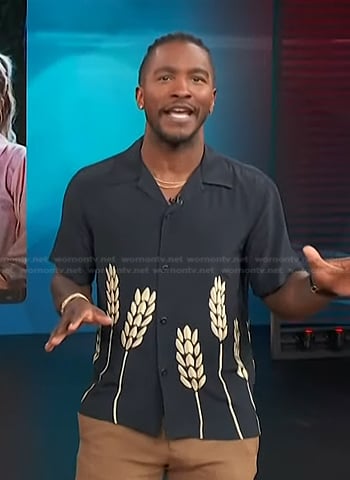 Scott’s navy wheat print shirt on Access Hollywood