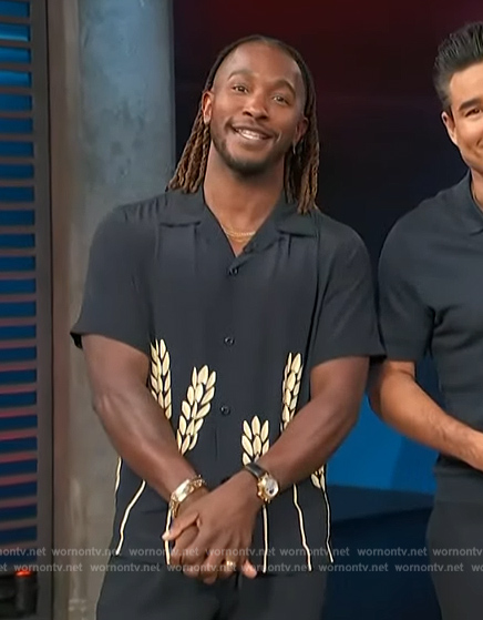 Scott’s navy wheat print shirt on Access Hollywood