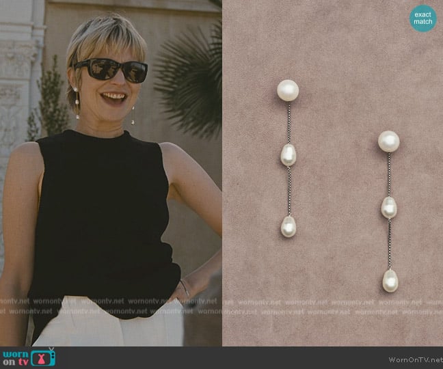 Sophie Buhai Small Pearl Drop Earrings worn by Annabelle Dexter-Jones (Annabelle Dexter-Jones) on Succession