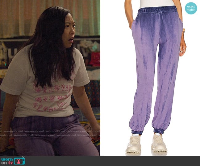 Cotton Citizen Brooklyn Sweatpant in Lilac Mix worn by Nora Lum (Awkwafina) on Awkwafina is Nora From Queens