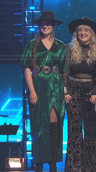 Grace West's metallic pleated dress on The Voice
