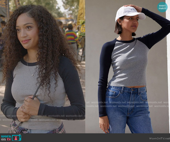 John Galt Grey & Navy Bella Colorblock Long Sleeve T-Shirt worn by Olivia Baker (Samantha Logan) on All American