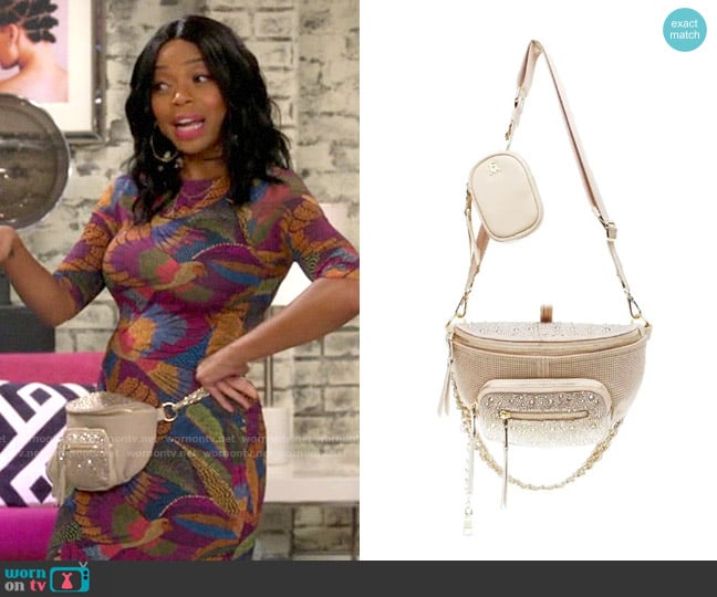 Steve Madden Maxima Convertible Belt Bag worn by Zenay (Jill Marie Jones) on The Neighborhood